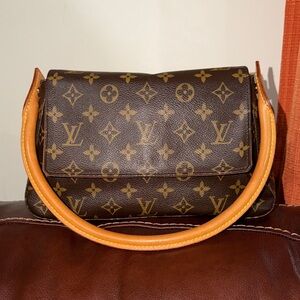 ‼️Authentic Louis Vuitton Monogram Loop Shoulder Bag